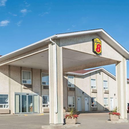 Super 8 By Wyndham Three Hills Ab Hotel Bagian luar foto