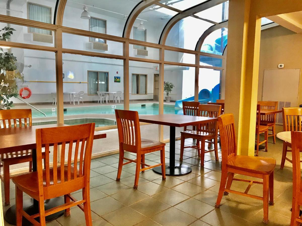 Super 8 By Wyndham Three Hills Ab Hotel Bagian luar foto